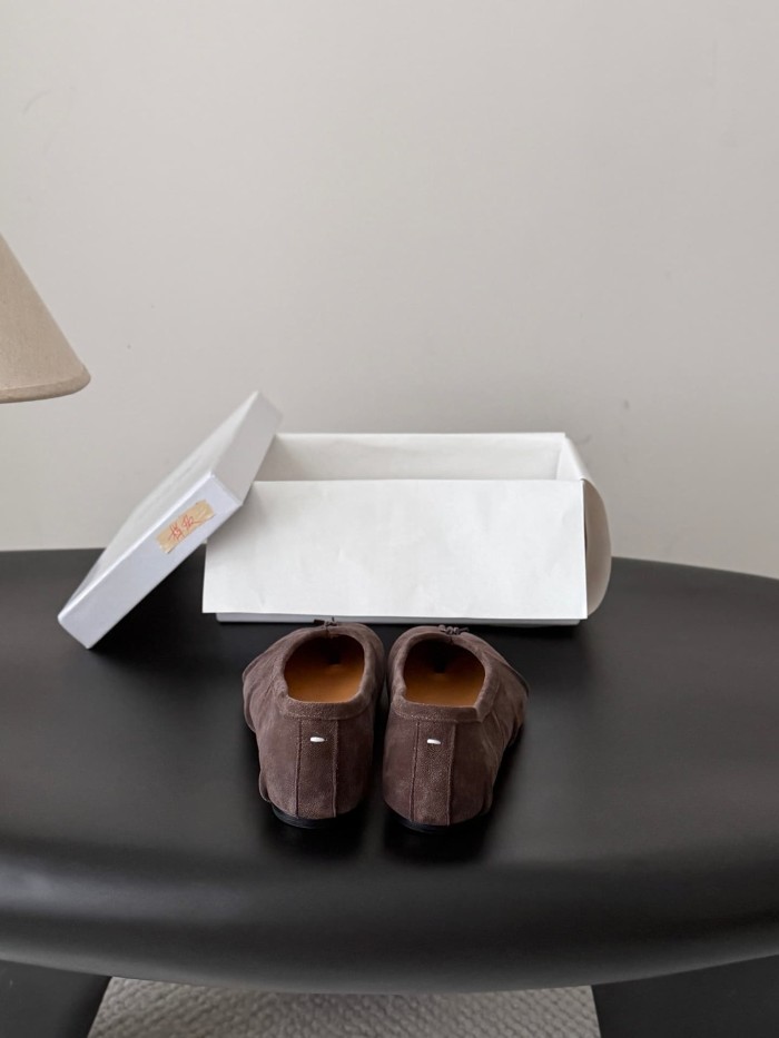 1:1 quality version Tabi Dark Brown Suede Split Toe V Neck Bow Ballet Flats Shoes 29463535