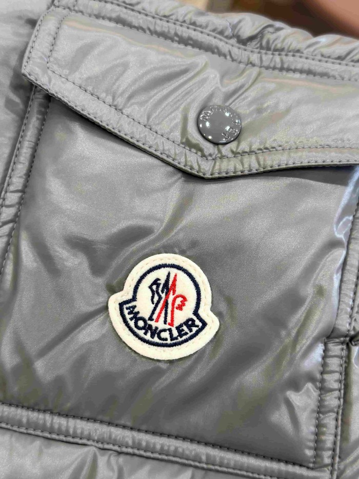 1:1 quality version Classic Shiny Arm Badge Short Hooded Down Jacket 8 colors 29465593