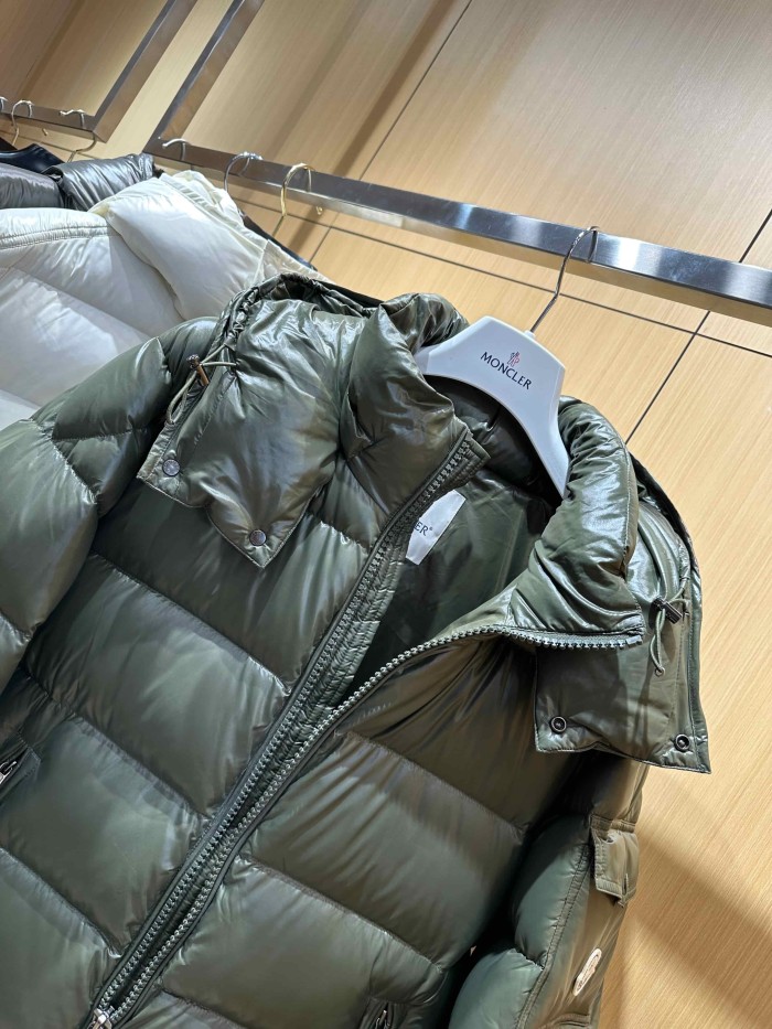 1:1 quality version Classic Shiny Arm Badge Short Hooded Down Jacket 8 colors 29465593