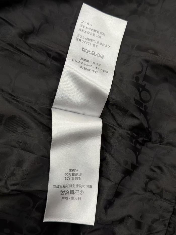 1:1 quality version Debossed Letter Badge Multi Pocket Hooded Down Jacket 29481986