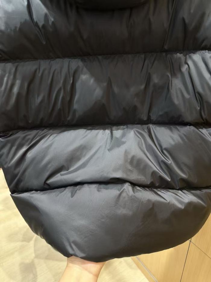 1:1 quality version Rubber Logo Patch Hooded Quilted Casual Zip-Up Down Jacket 3 colors 29481485