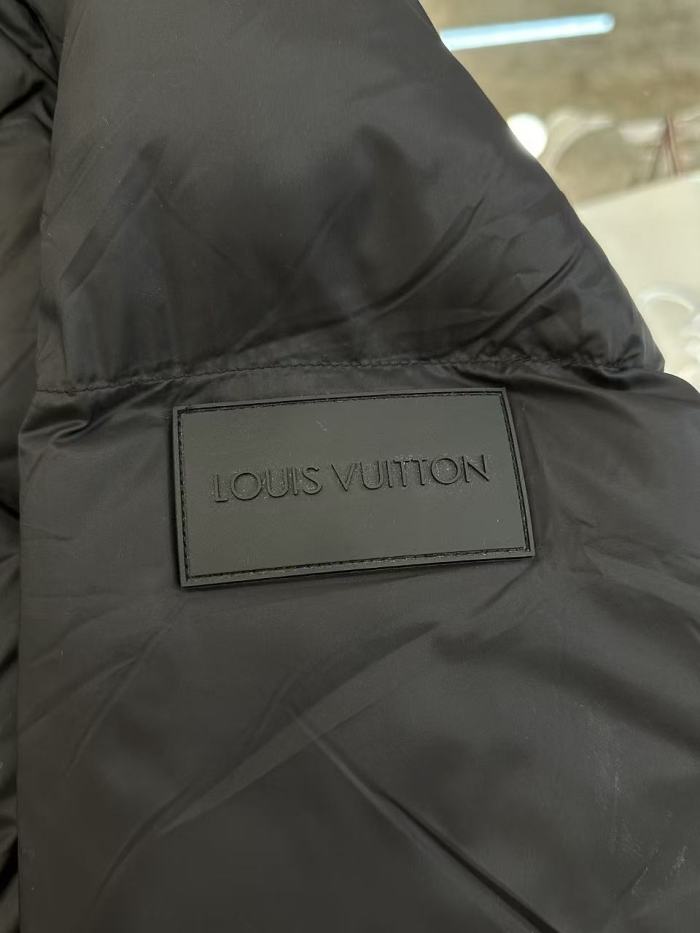 1:1 quality version Curved Quilted Rubber Patch Hooded Zip-Up Down Jacket 29481570