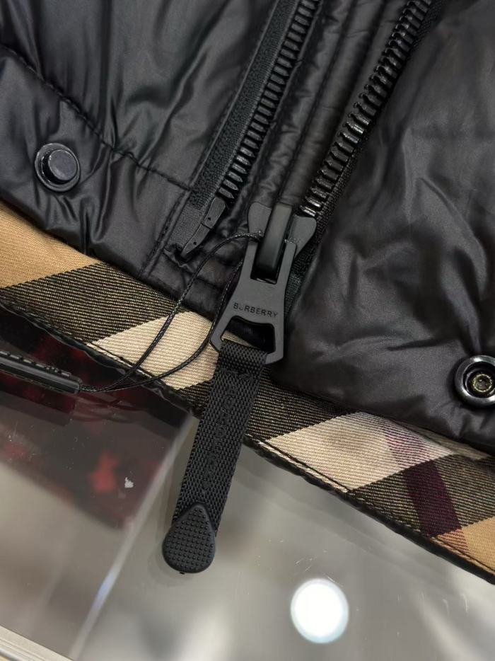1:1 quality version Knight Logo Plaid Placket Hooded Quilted Down Jacket 3 colors 29481498