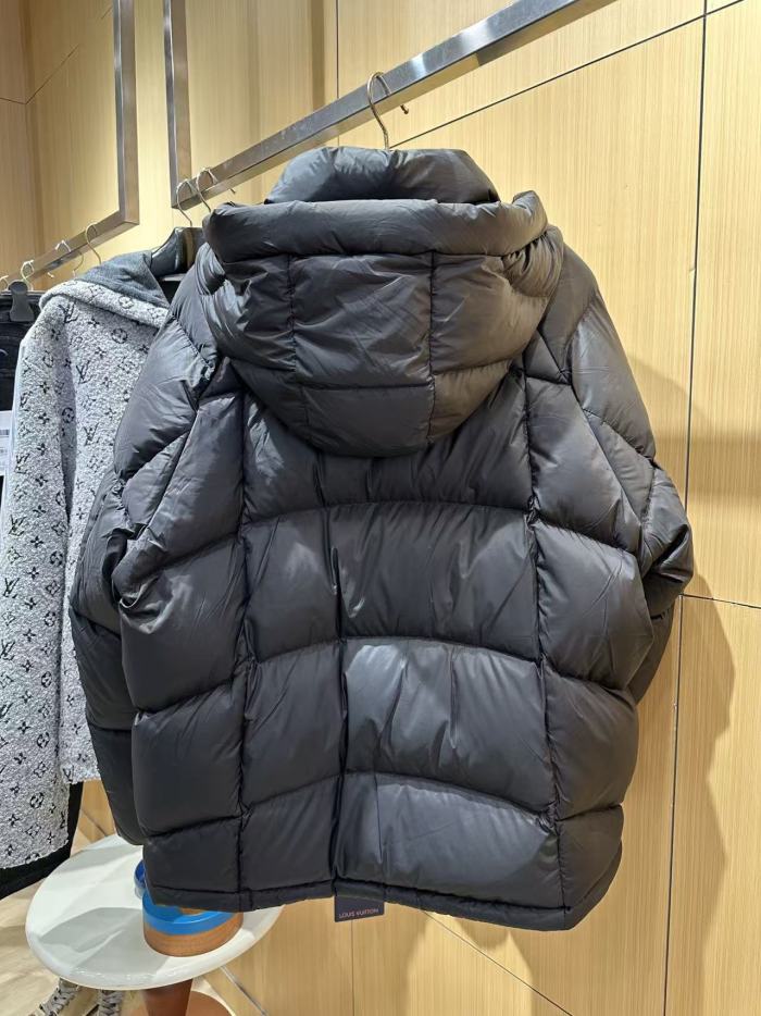 1:1 quality version Curved Quilted Rubber Patch Hooded Zip-Up Down Jacket 29481570