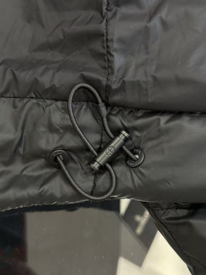 1:1 quality version CD Logo Stand Collar Square Quilted Cropped Down Jacket 2 colors 29482008