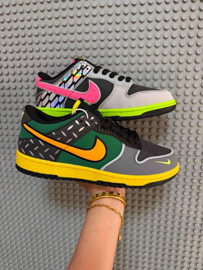 1:1 quality version Dunk Low What The Duck Oregon Ducks PE Mismatch Low Top Sneakers 29491609
