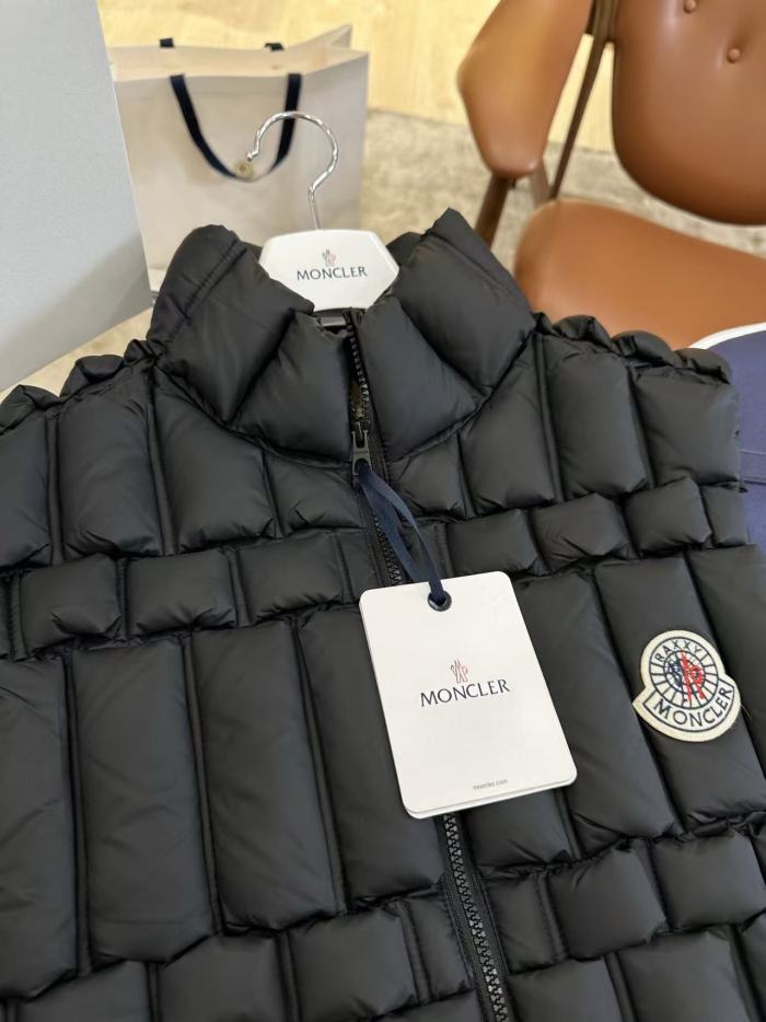 1:1 quality version Stand Collar Square Quilted Badge Logo Zipper Solid Color Down Vest 2 colors 29495418