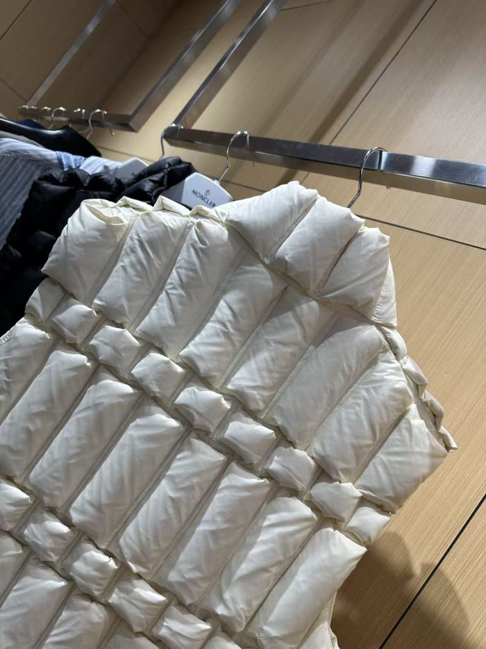 1:1 quality version Stand Collar Square Quilted Badge Logo Zipper Solid Color Down Vest 2 colors 29495418