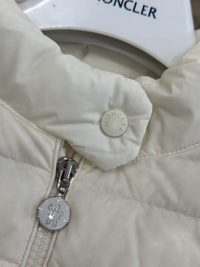 1:1 quality version Stand Collar Badge Logo Zipper Channel Quilted Slim Fit Down Jacket 2 colors 29498026