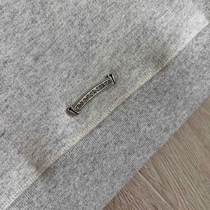 1:1 quality version Black Cross Chest Embroidery Back CH Gothic Script Crewneck Sweatshirt 29527486