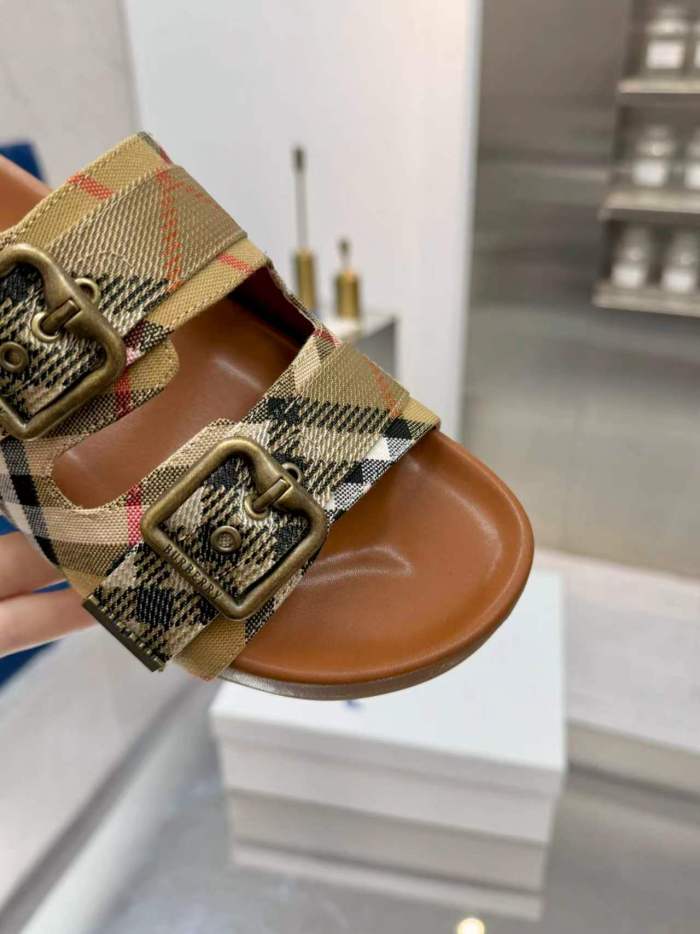 1:1 quality version Couple Style Embroidery Thread Embossed Plaid Cow Suede Thick Sole Slippers 29527427