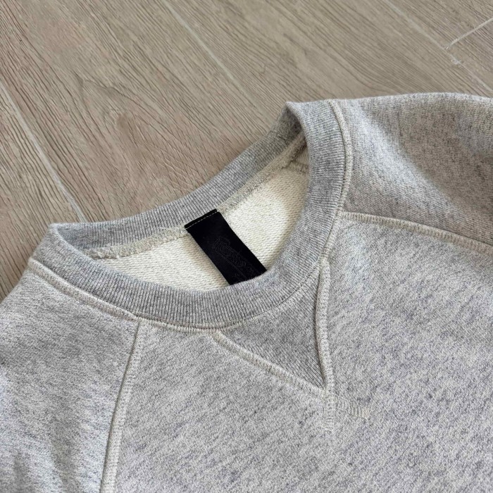 1:1 quality version Black Cross Chest Embroidery Back CH Gothic Script Crewneck Sweatshirt 29527486