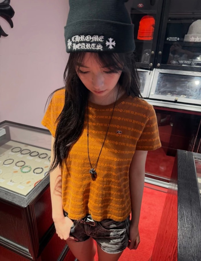 1:1 quality version Brown All Over CH Letter Cross Jacquard Stripe Cropped Tee for girls 29527336
