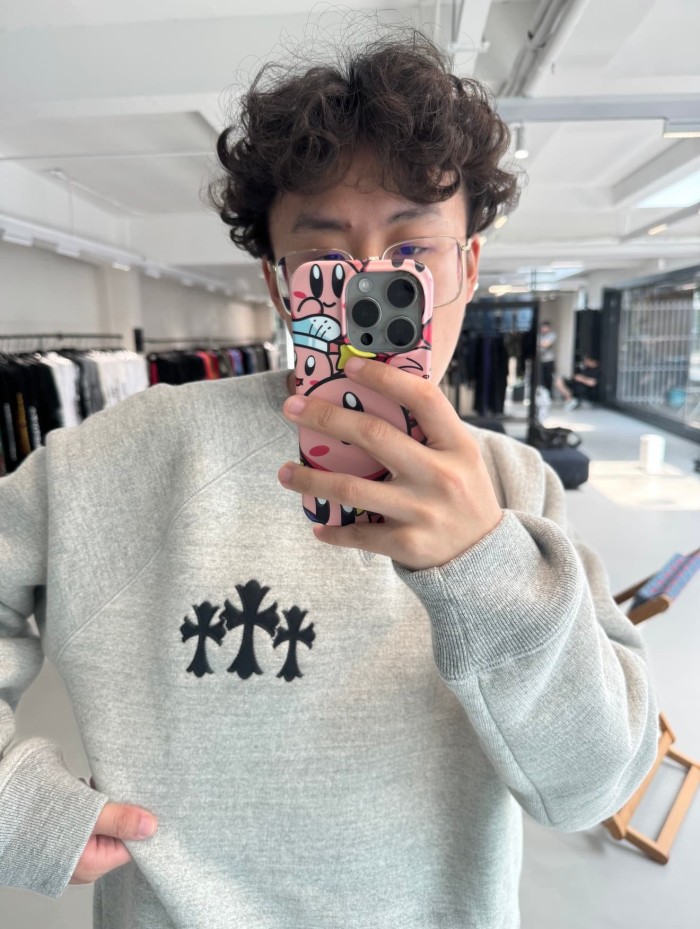 1:1 quality version Black Cross Chest Embroidery Back CH Gothic Script Crewneck Sweatshirt 29527486