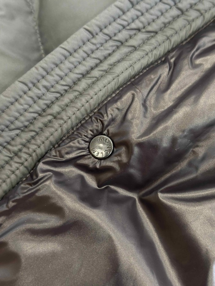 1:1 quality version Armband Color Contrast Debossed Webbing Hooded Down Jacket 3 colors 29535388