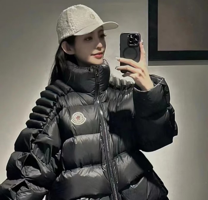 1:1 quality version Badge 3D Debossed Brand Logo Stand Collar Short Down Jacket 3 colors 29535616