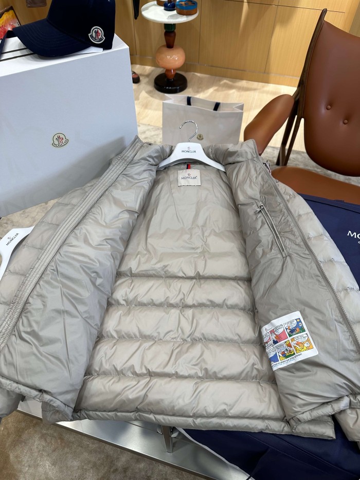 1:1 quality version Shiny Nylon Pocket Logo Detachable Hooded Down Jacket 4 colors 29535440