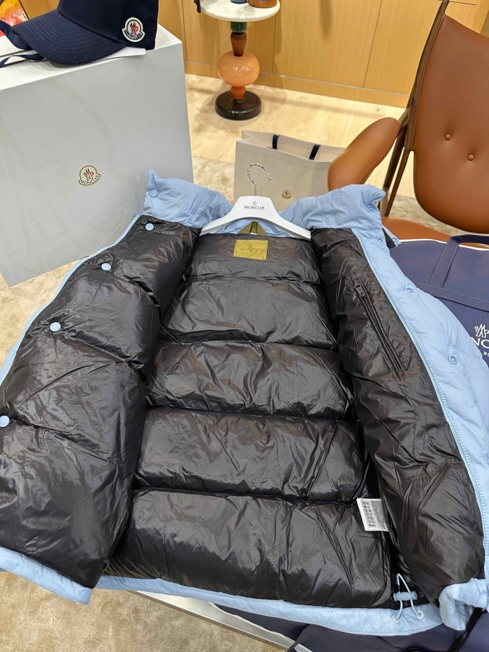 1:1 quality version Badge Detachable Sleeve One Garment Two Wear Hooded Down Jacket 4 colors 29535532