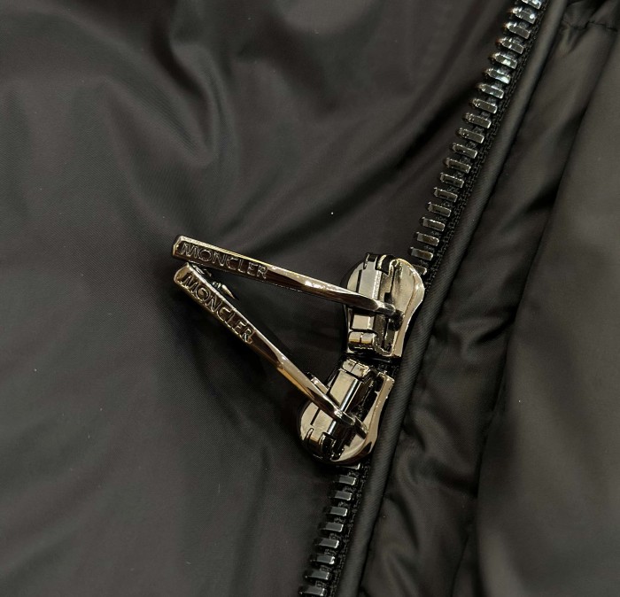 1:1 quality version Badge 3D Debossed Brand Logo Stand Collar Short Down Jacket 3 colors 29535616