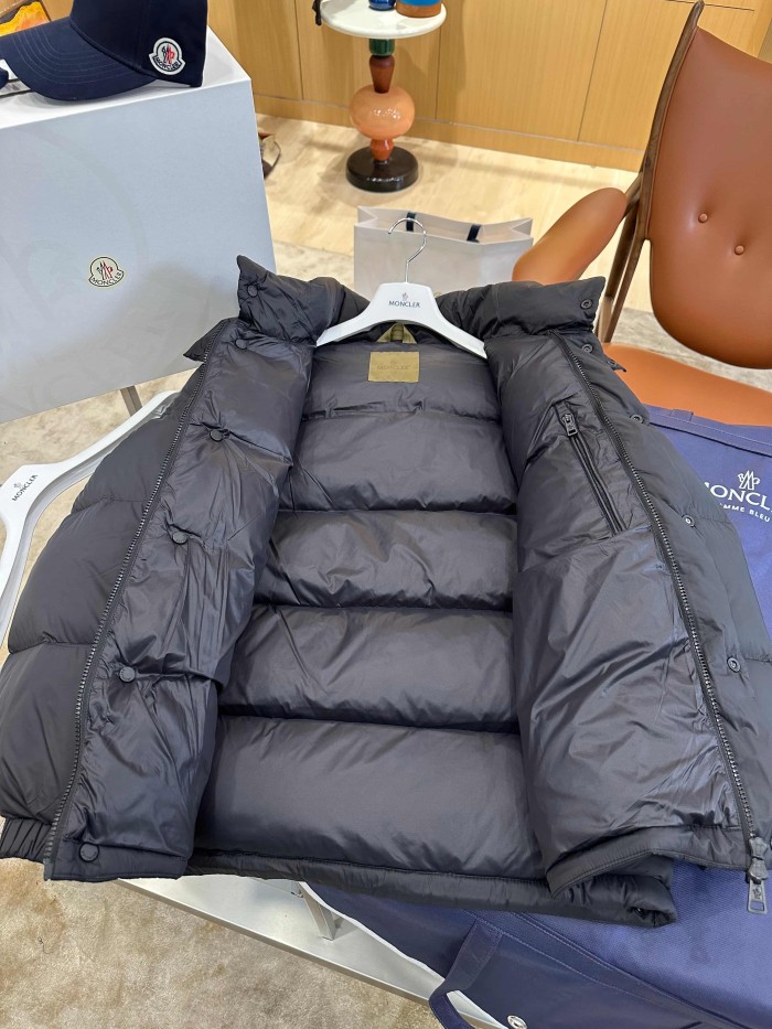 1:1 quality version Badge Detachable Sleeve One Garment Two Wear Hooded Down Jacket 4 colors 29535532