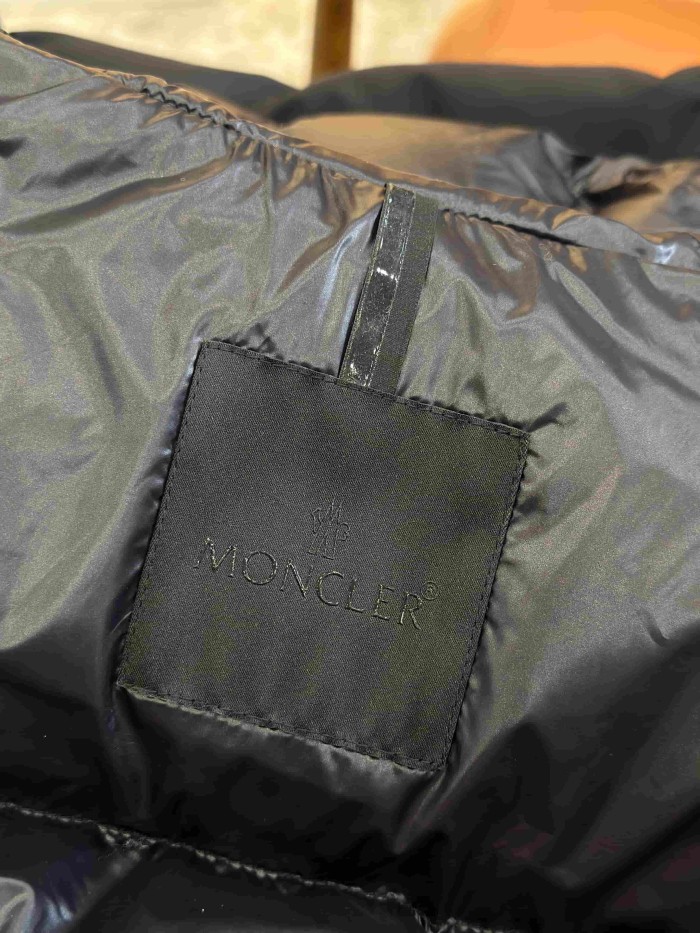 1:1 quality version Armband Color Contrast Debossed Webbing Hooded Down Jacket 3 colors 29535388
