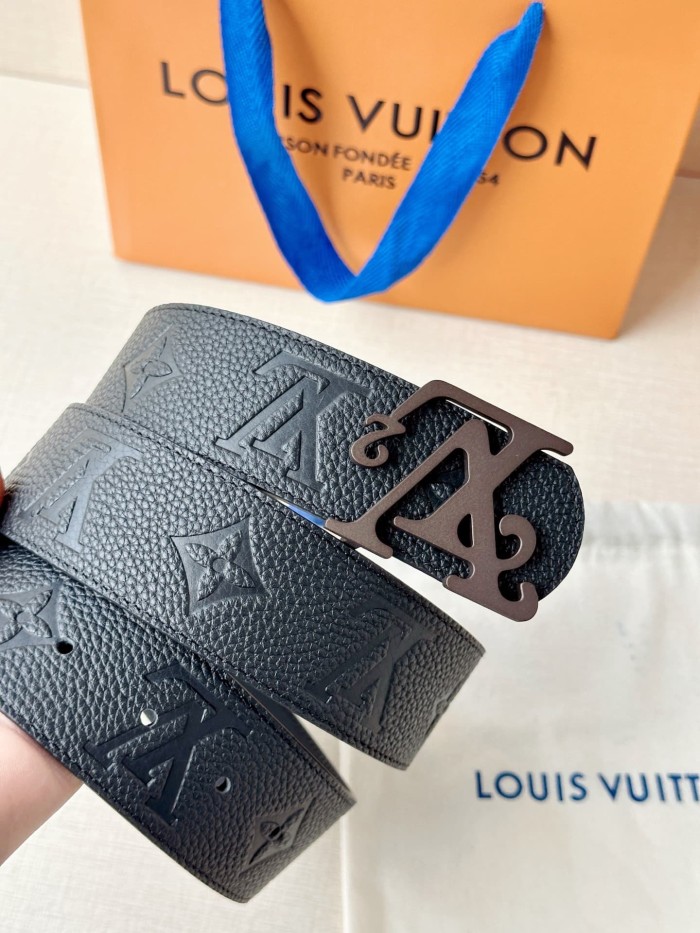 1:1 quality version LV Logo Buckle Strap Litchi Grain Embossed Belt 【Width 4.0 cm】3 colors 29543288