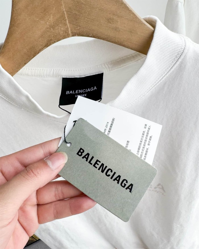 [50% Off]Balenciaga Letter logo blurred round neck Print tee