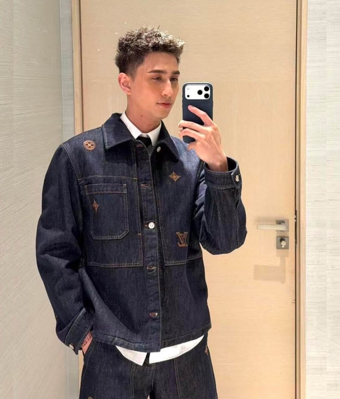 1:1 quality version Letter Four Leaf Flower Gold Thread Embroidery Lapel Denim Jacket & Jeans Set 29554228
