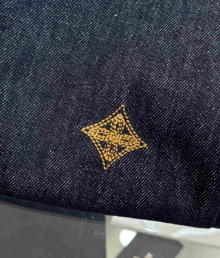 1:1 quality version Letter Four Leaf Flower Gold Thread Embroidery Lapel Denim Jacket & Jeans Set 29554228