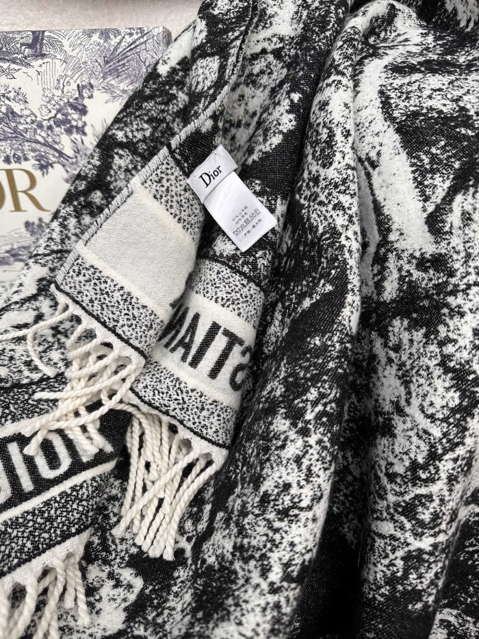 1:1 quality version Vintage Jungle Animal Print Fringe Cashmere Triangle Shawl 29567924