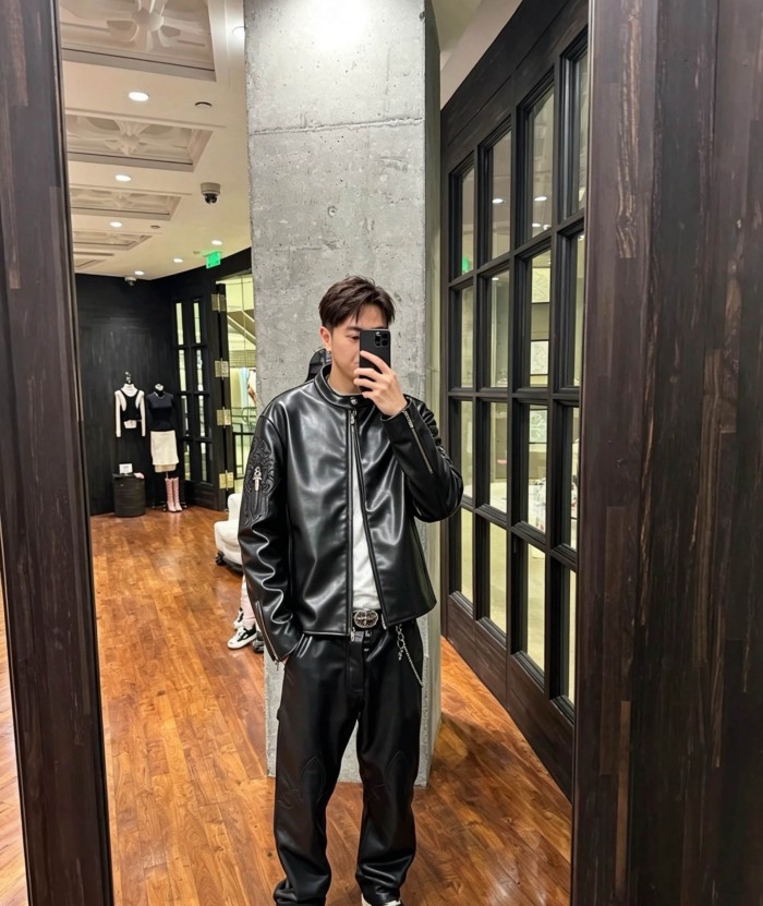 1:1 quality version Sleeve Sword Embroidery Crew Neck Biker Leather Jacket 29567795