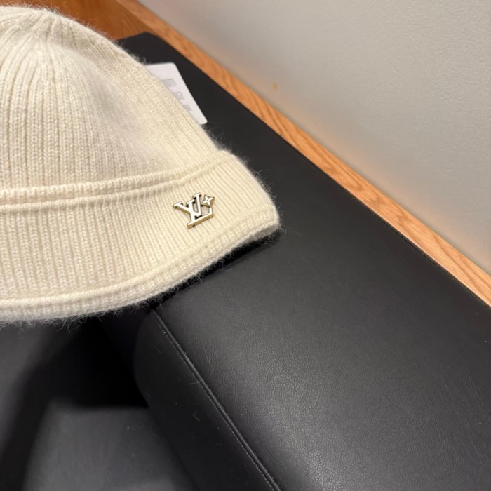 1:1 quality version Metal Letter Star Badge Cuffed Wool Unisex Beanie 4 colors 29570659