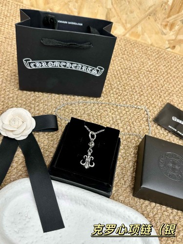 Vintage Fleur De Lis Pendant Silver Plated Necklace 29569612