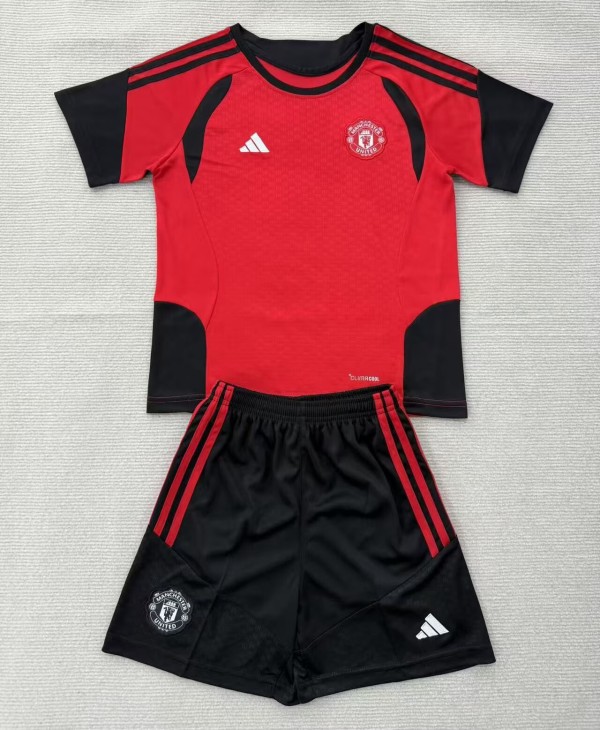 26-27 Man Utd Red Training Adult Suit