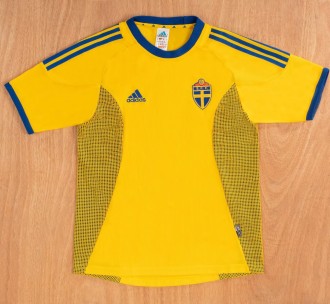 2002 Sweden Home Retro Soccer Jersey