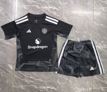 26-27 Man Utd Black Goalkeeper Kids Soccer Jersey