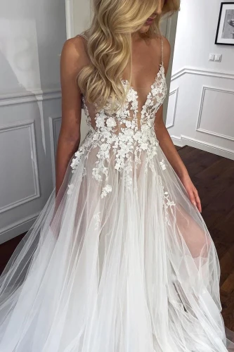 Hind | Spaghetti Straps V-Neck Lace Appliques A-line Tulle Rustic Wedding Dress