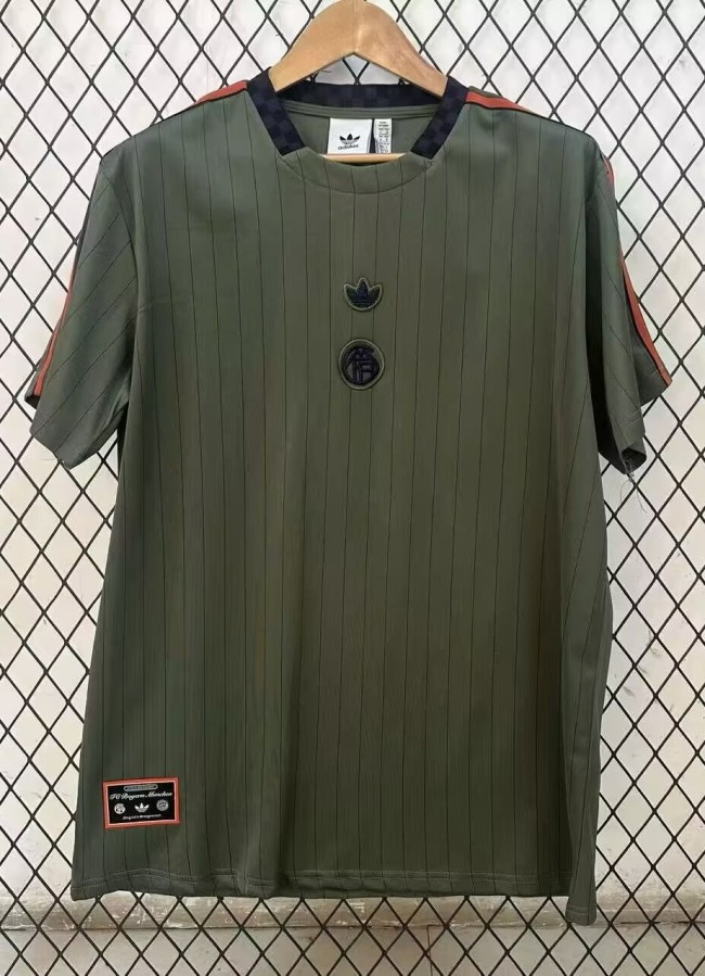 25-26 Bayern Green Casual Edition Training Shirts