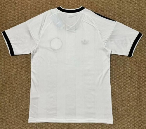 26-27 Frankfurt Away Fans Soccer Jersey