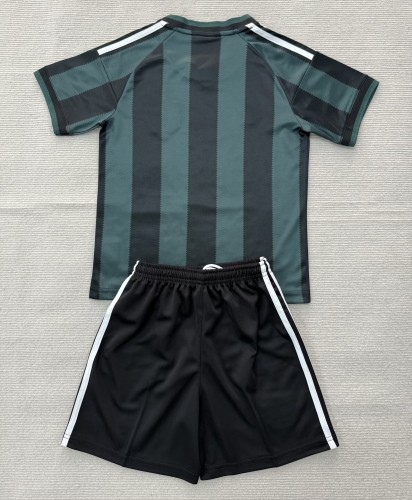 26-27 Celtic Away Adult Suit
