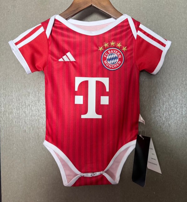 26-27 Bayern Home Baby Infant Crawl Suit