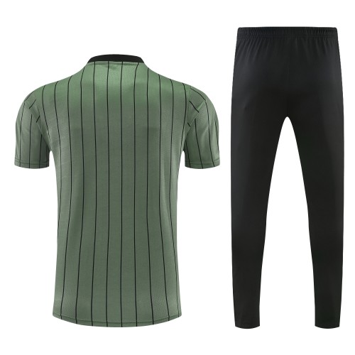 26-27  Bayern Short shirts and Long trousers Suit (圆领)