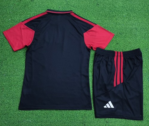 26-27 Man Utd High Quality Player Version Half Pull Training Short Suit (球员套装)