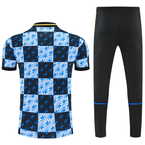 26-27 Man Utd  Short shirts and Long trousers Suit (圆领)