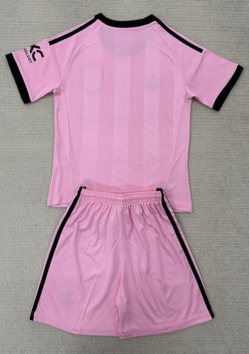 25-26 Man Utd Pink GoalKeeper Kids Soccer Jersey