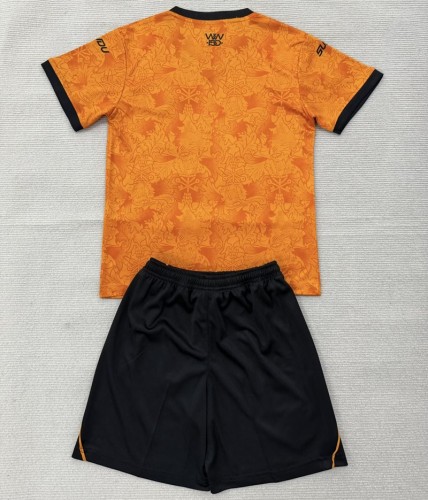 26/27 Wolverhampton Wanderers home  Adult Set