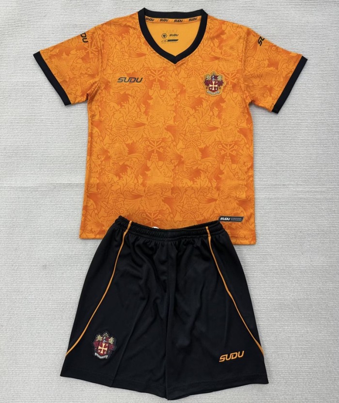 26/27 Wolverhampton Wanderers home  Adult Set