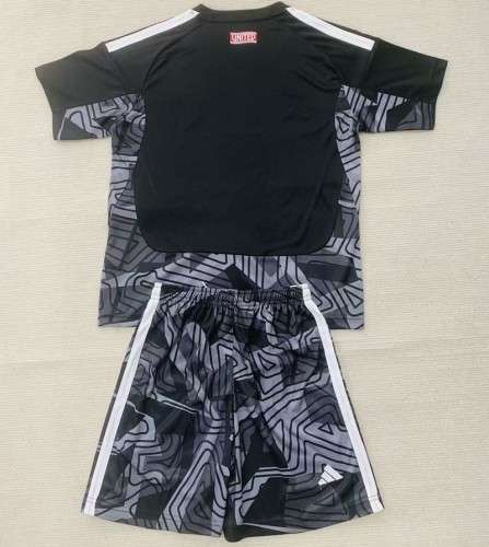 26/27 Manchester United goalkeeper Adult Set