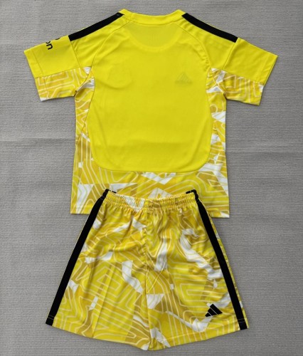 26/27 Newcastle United goalkeeper kids kit yellow