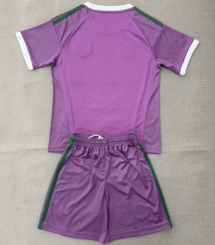 26/27 Manchester United goalkeeper kids kit pink